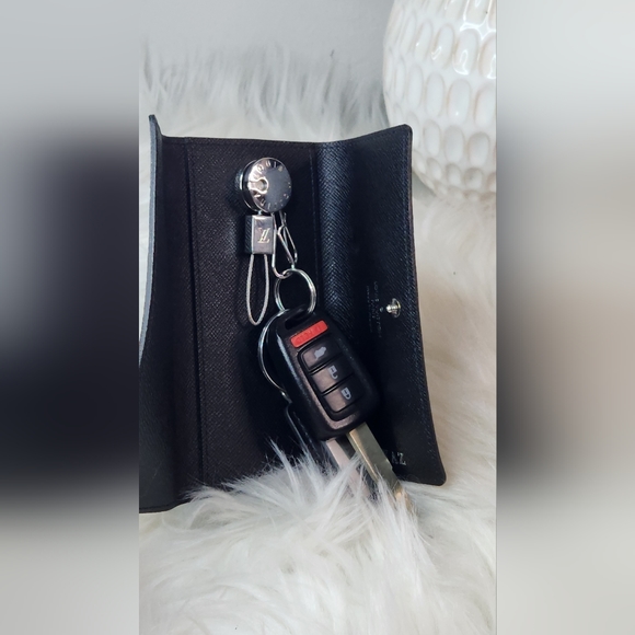 Authentic Louis vuitton graphite key ring holder - Picture 12 of 13